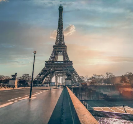 Can The Eiffel Tower Affect Business Growth